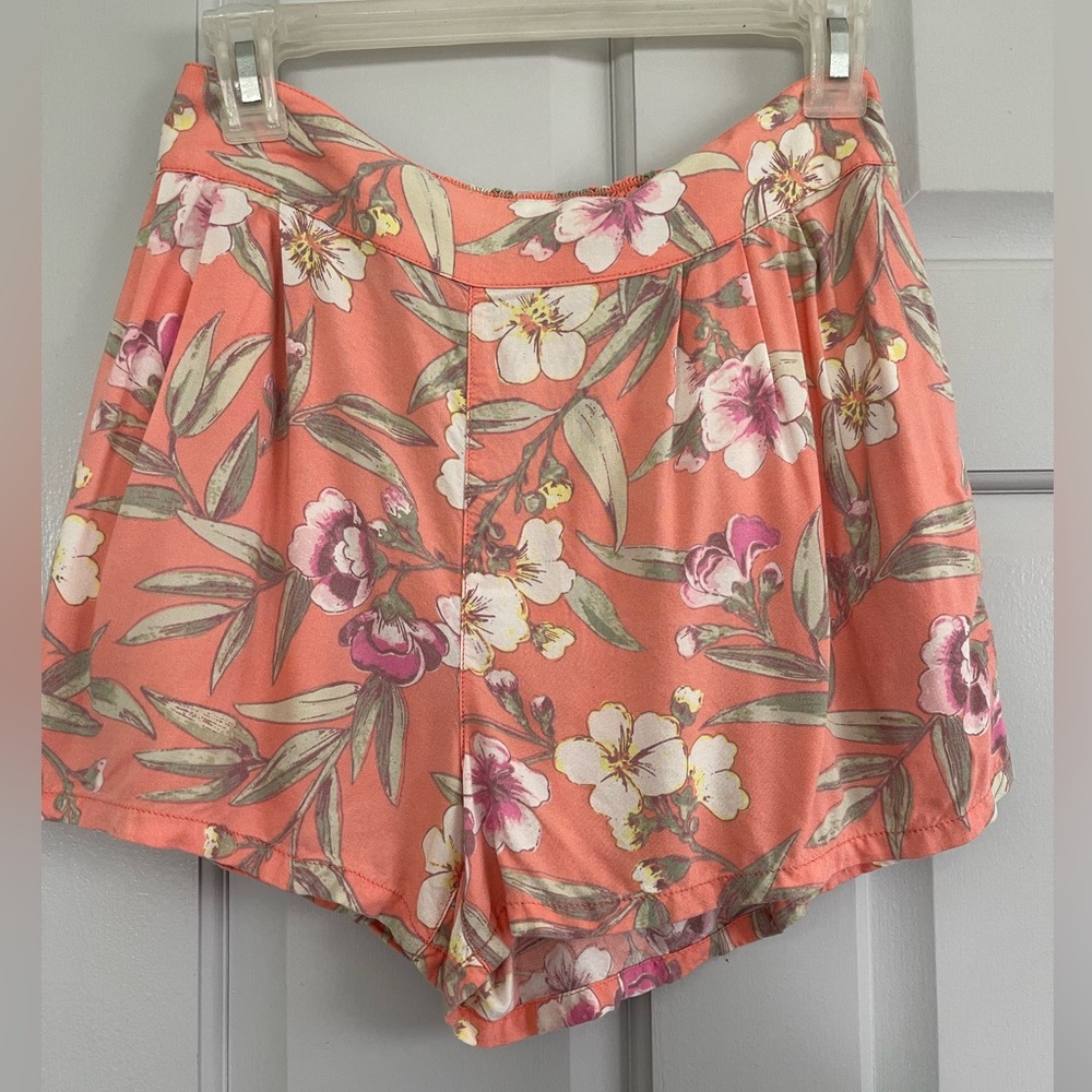 ADORABLE FLOWER AMERICAN EAGLE SHORTS